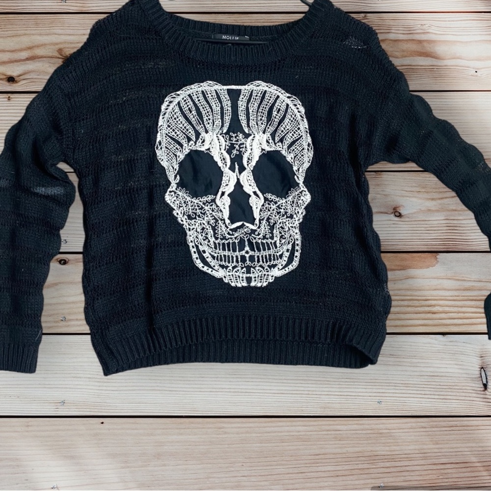 Nollie Sheet Knit embroidered Skull Sweater with Bubble Sleeve